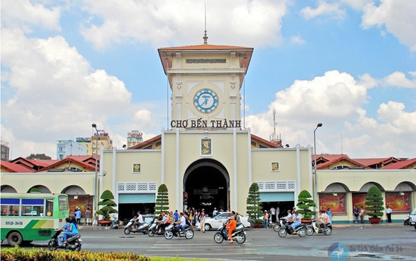 Chợ Bến Thành (106 năm tuổi)