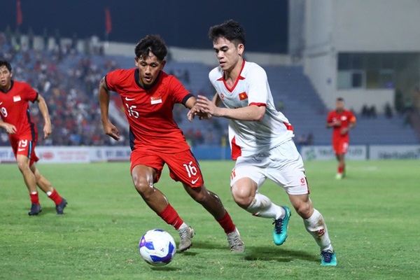 U.23 Việt Nam nhọc nhằn bảo vệ ngôi đầu bảng C