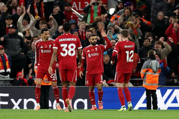 Liverpool chấm dứt chuỗi 4 trận thua, MU rơi điểm thất vọng, Chelsea thắng tối thiểu Tottenham