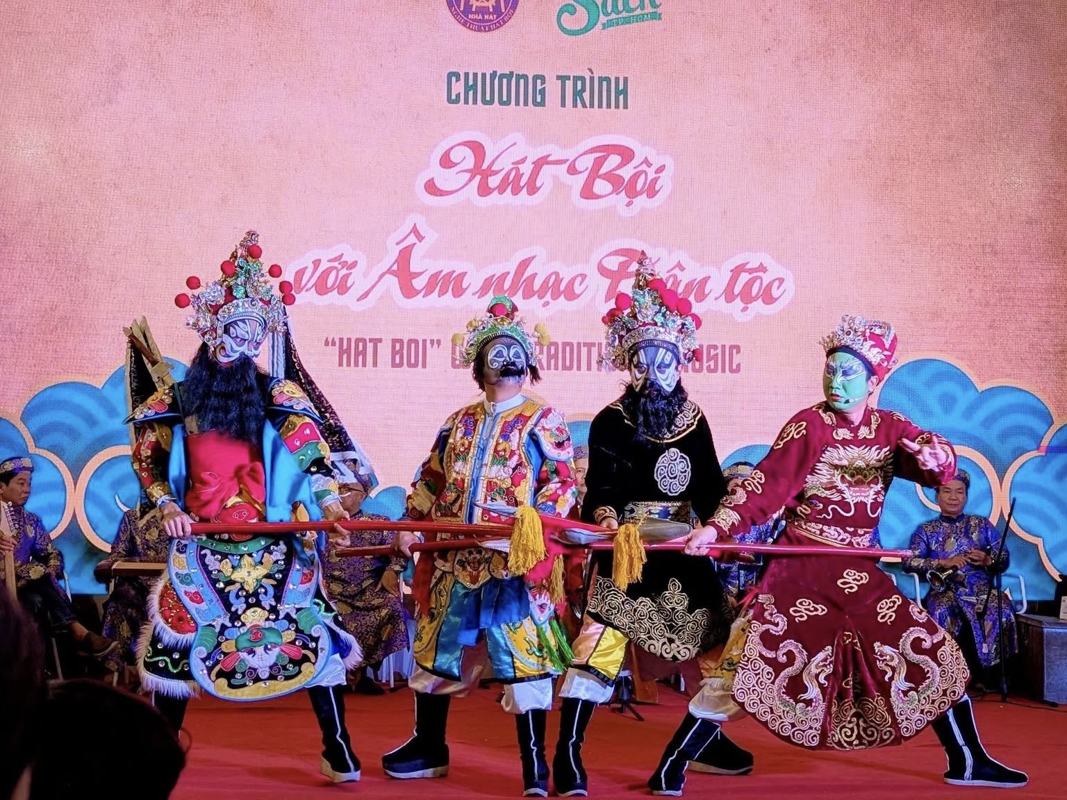 Di sản ‘Hát bội’ sống động giữa Đường sách