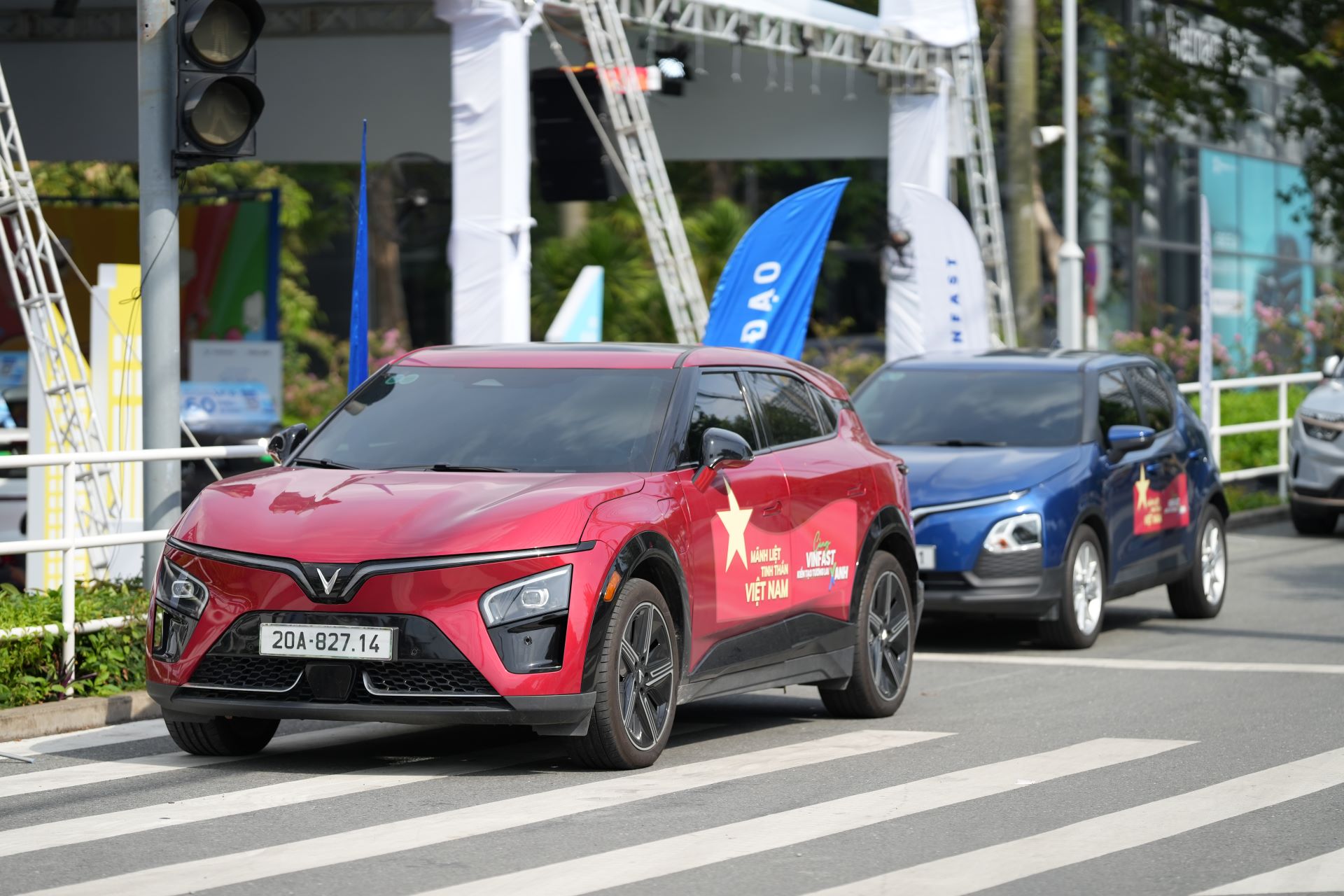 Cơ hội cuối để xuống tiền VinFast VF 7 với tổng ưu đãi lên tới hơn 140 triệu đồng