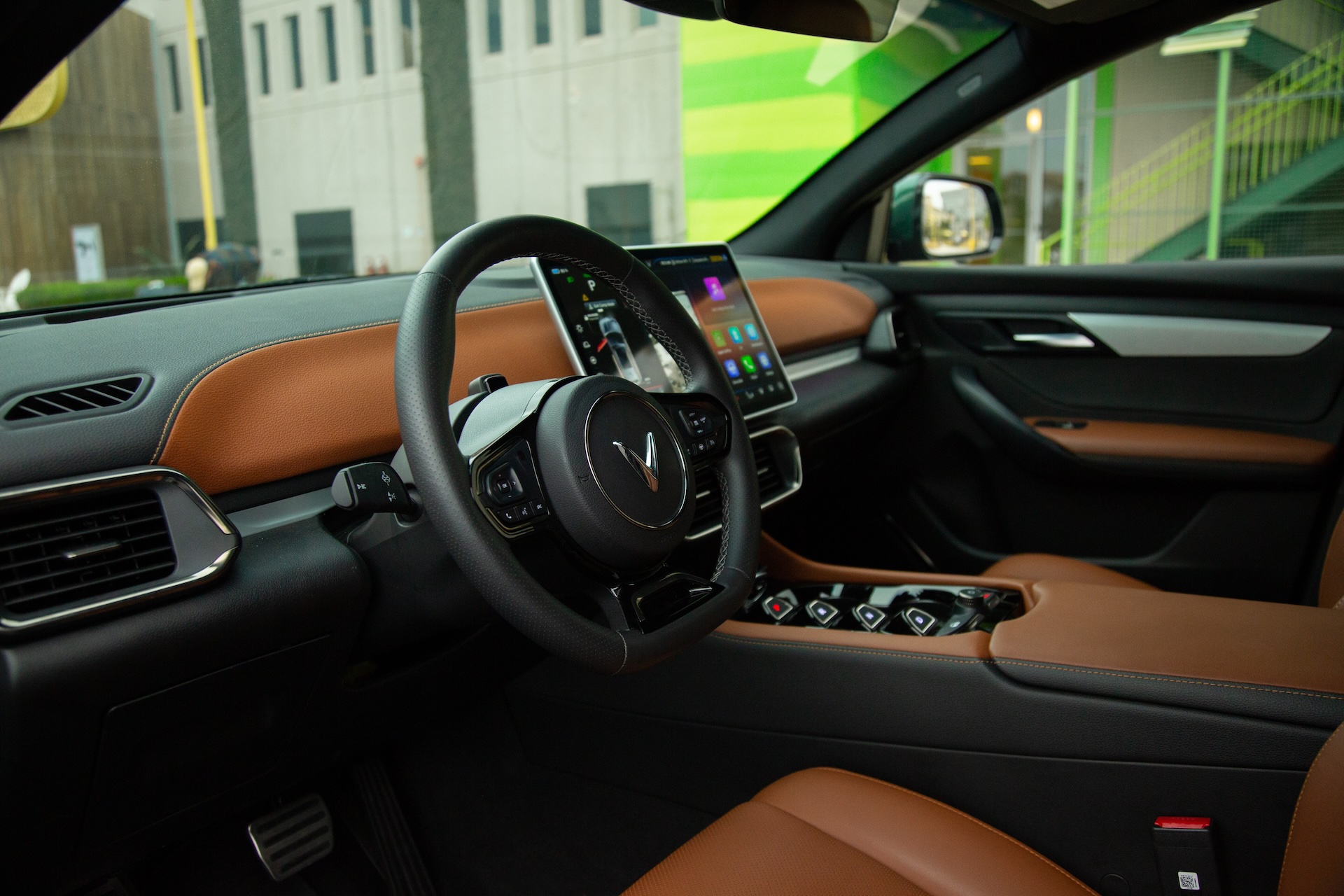 Chủ xe điện thẳng thắn: Không có lý do gì bỏ tiền gấp 4-5 lần mua xe xăng, khi đã có VF 9