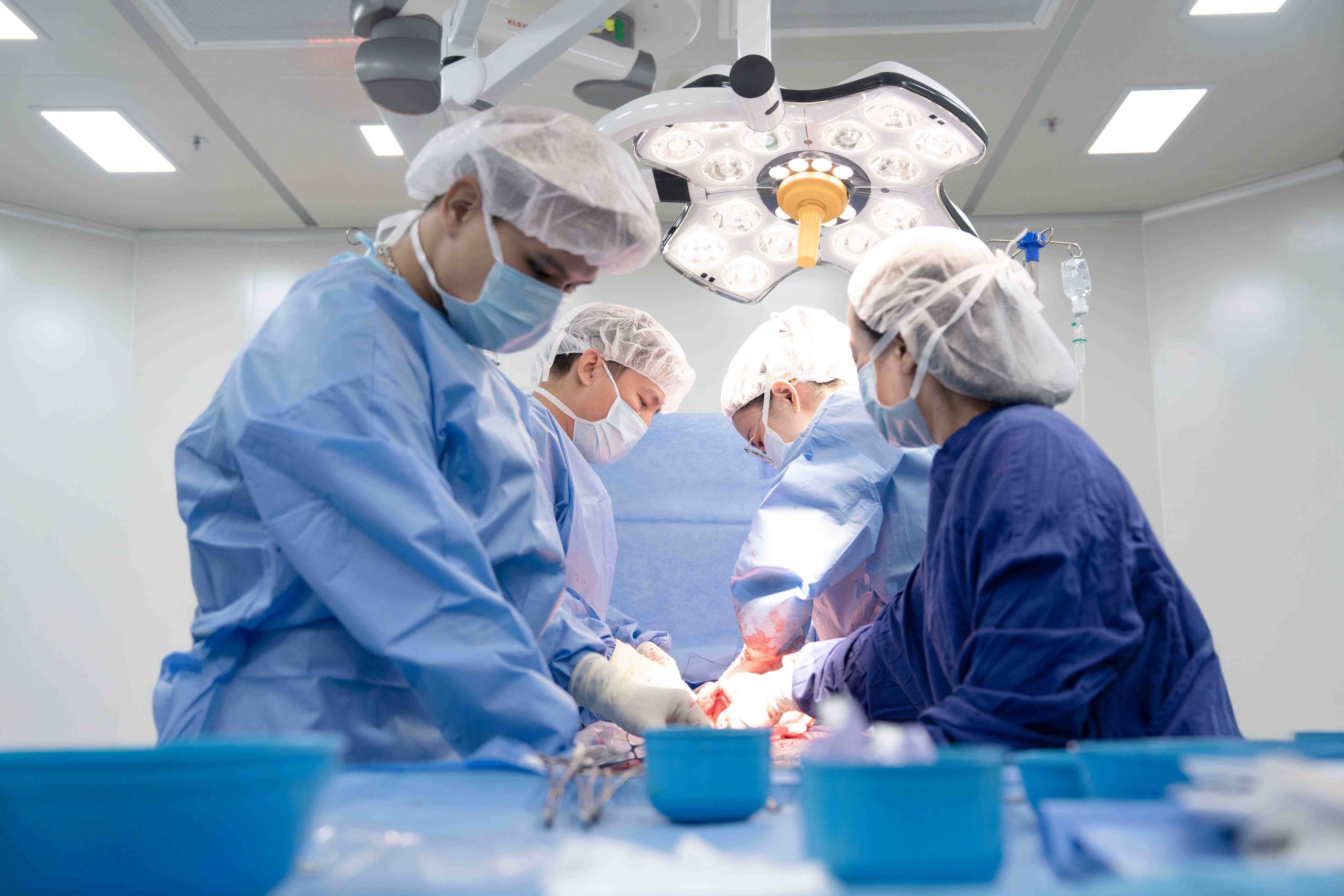 Chạy đua với ‘tử thần’ cứu mẹ và song thai mắc cùng lúc 3 bệnh lý nghiêm trọng