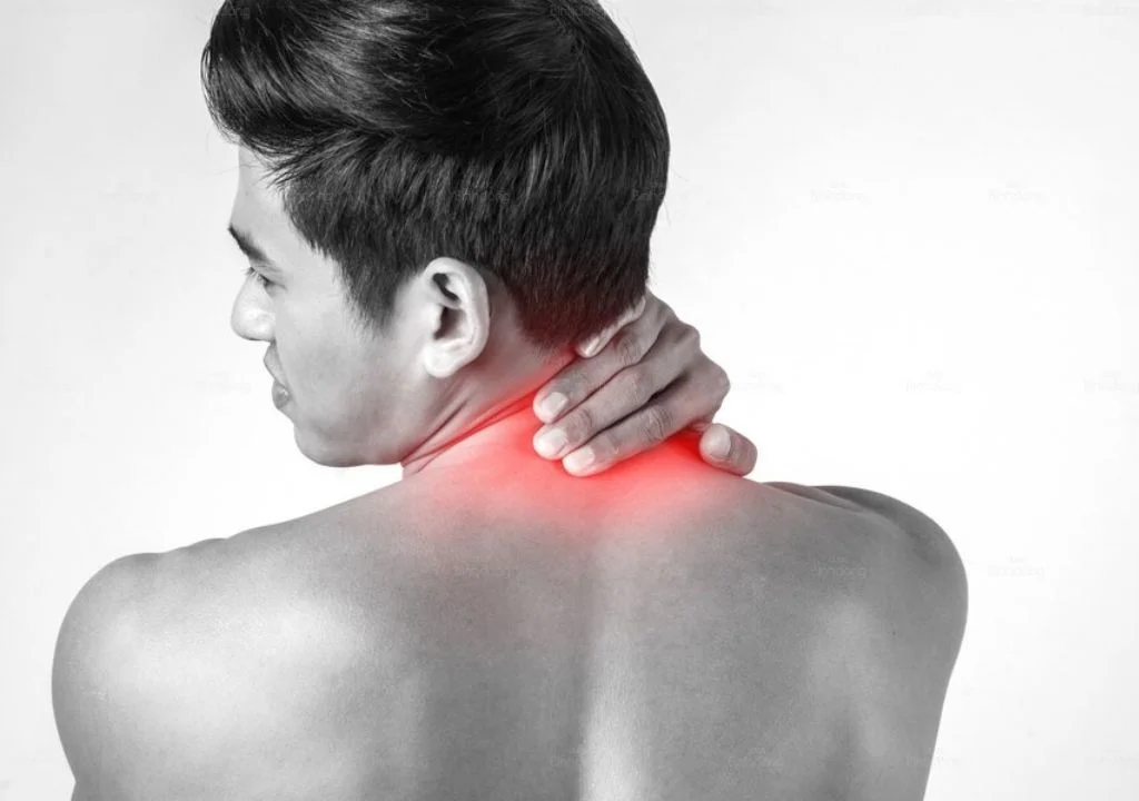 Đau cổ vai gáy: Đừng để ‘cái ách’ hiện đại đè nặng đôi vai bạn!