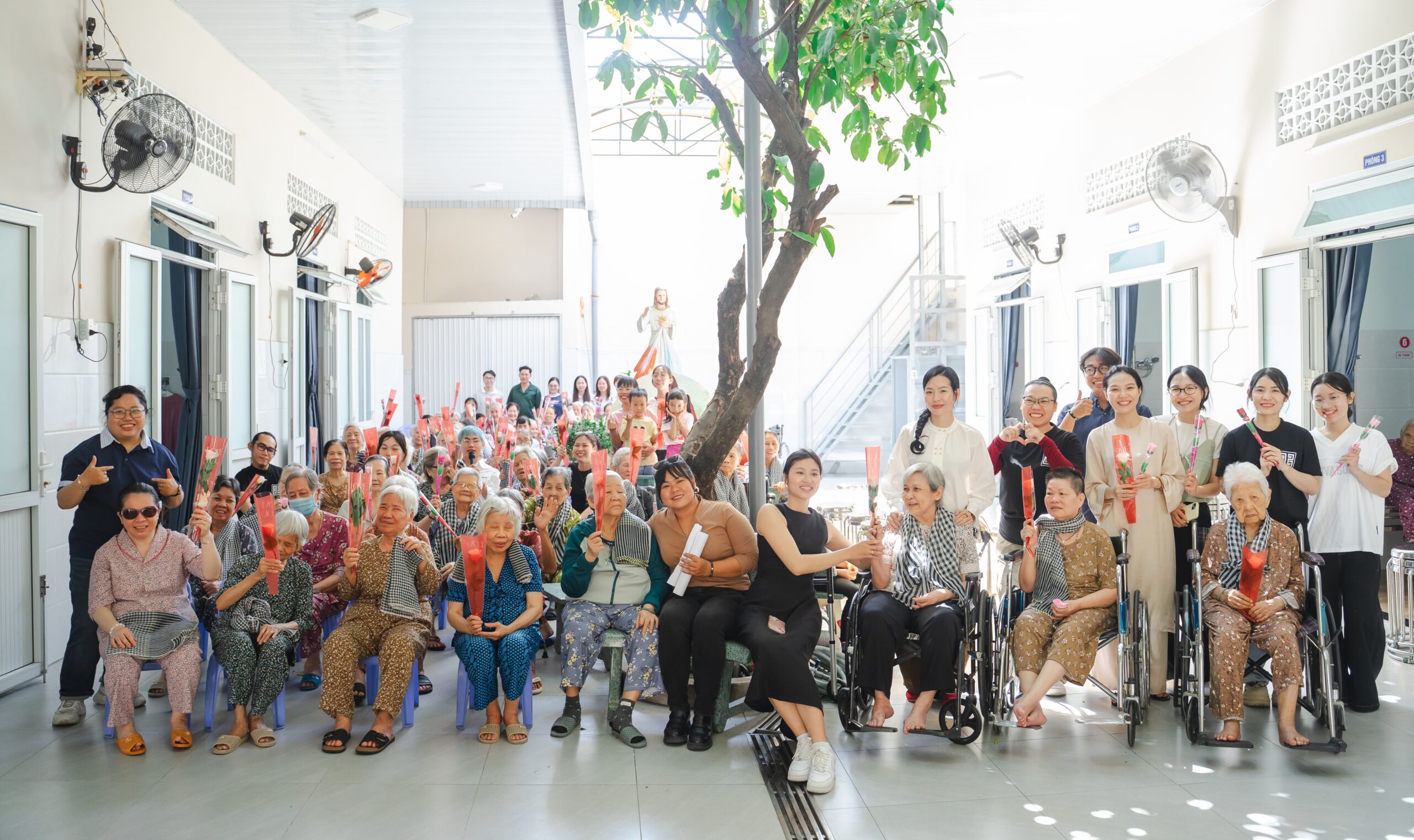 ‘Chậm Một Nhịp’ để thấy yêu thương còn đó