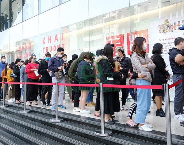 Văn hóa xếp hàng và cách ứng xử nơi đông người