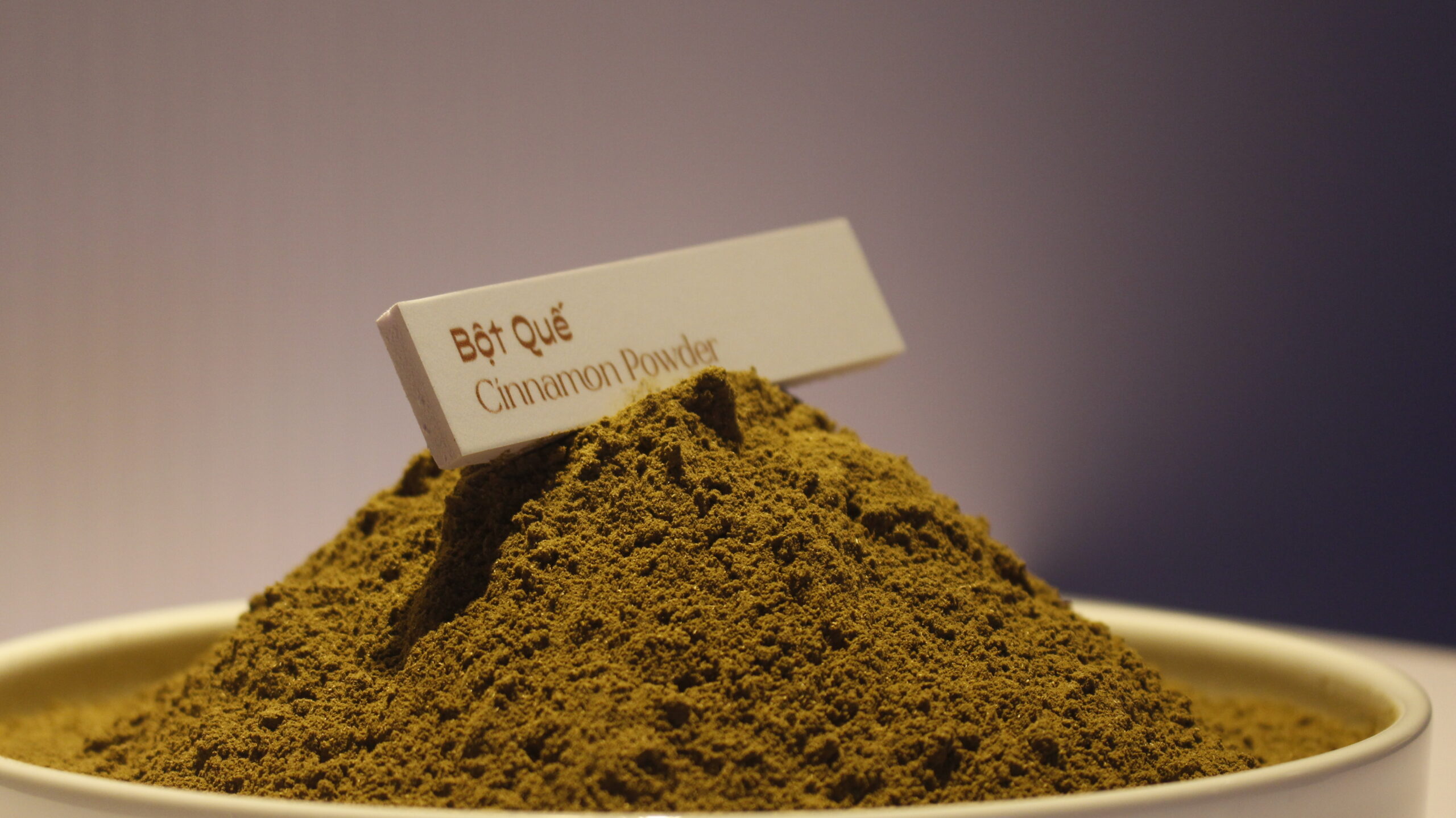 ‘Họa Hương’ – nơi người trẻ chạm vào nghề làm hương truyền thống