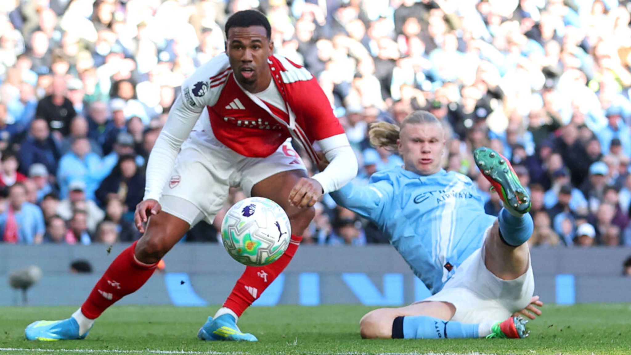 Arsenal gục ngã trước Man City, cuộc đua đang nghiêng về phía đội nào?