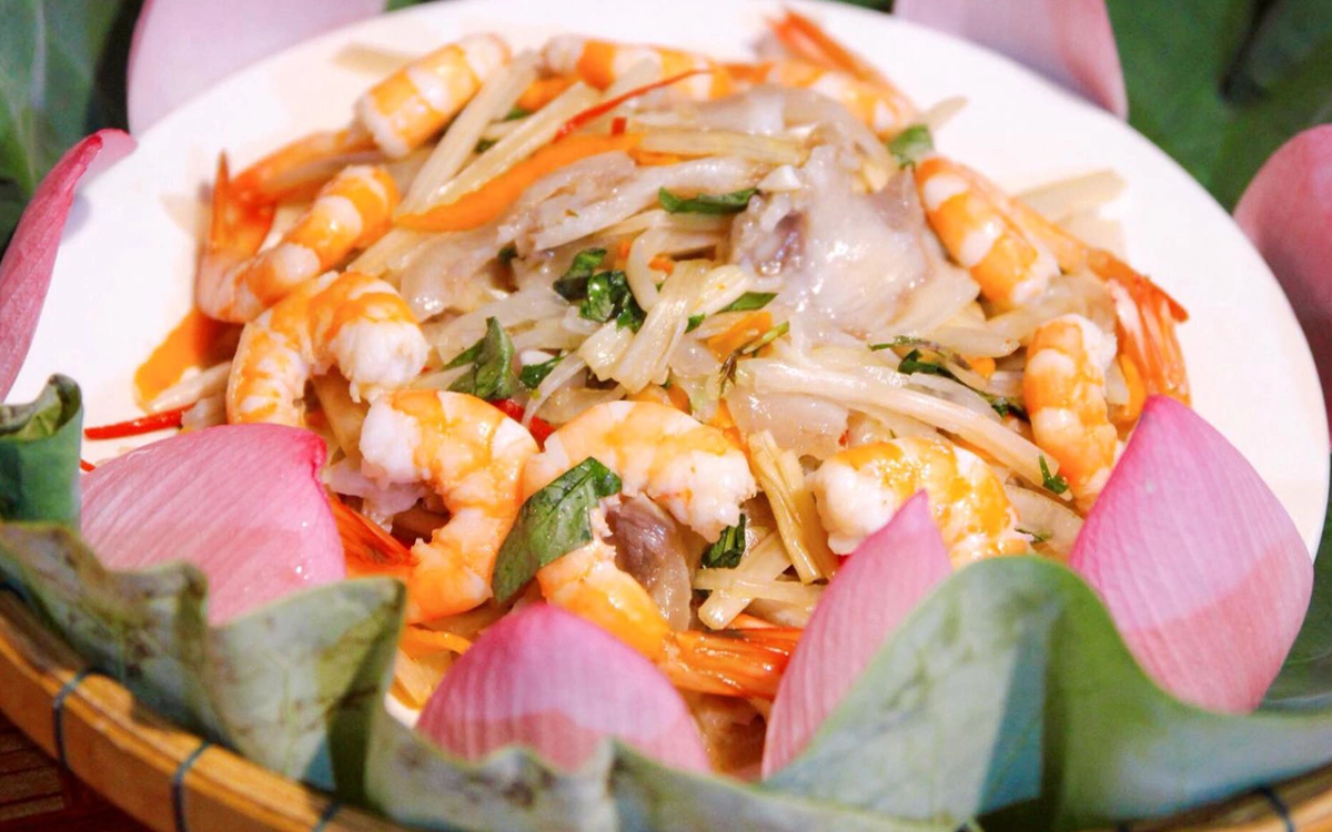 Hồn sen Việt trên dải đất hình chữ S