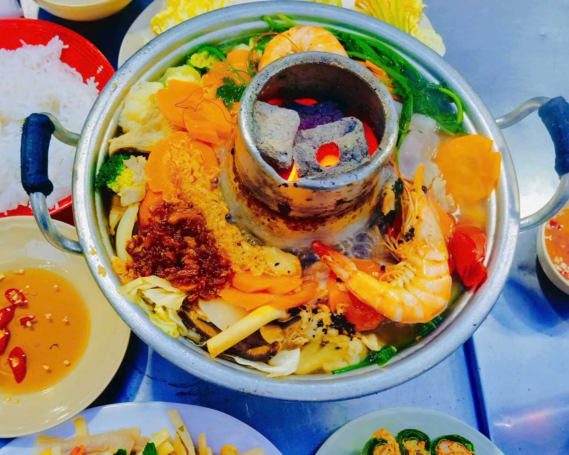 Lẩu cù lao: Tinh hoa ẩm thực miền Tây sông nước