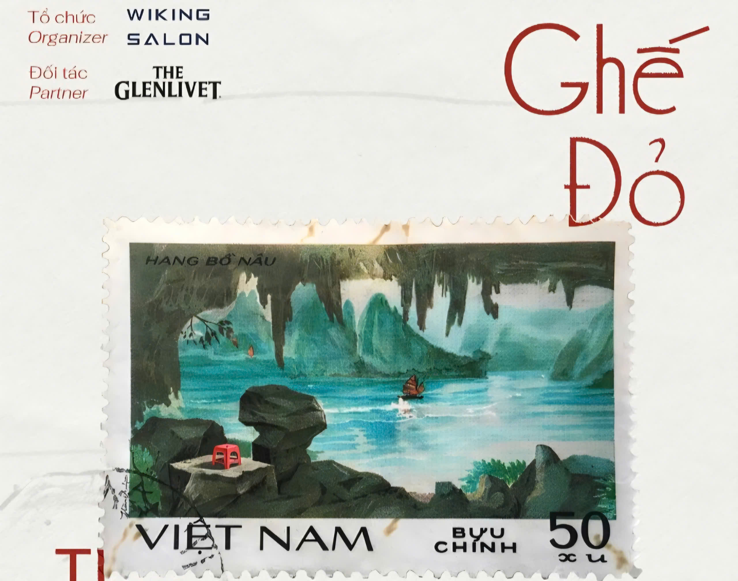 Triển lãm ‘Ghế Đỏ’: Sự kết hợp giữa con tem lịch sử và chiếc ghế nhựa hiện đại