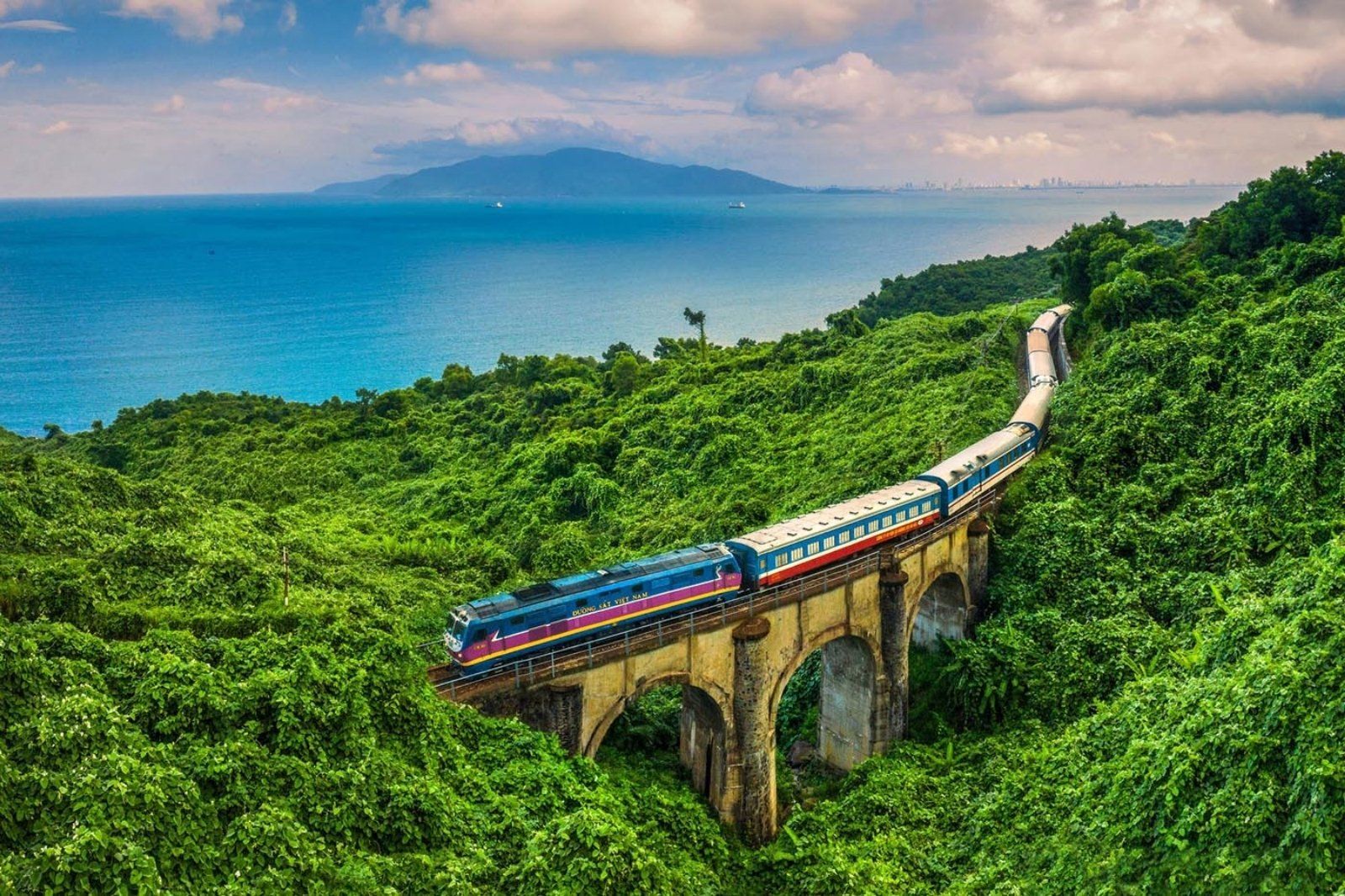Băng qua những vùng đất miền Trung bằng đường biên của gió