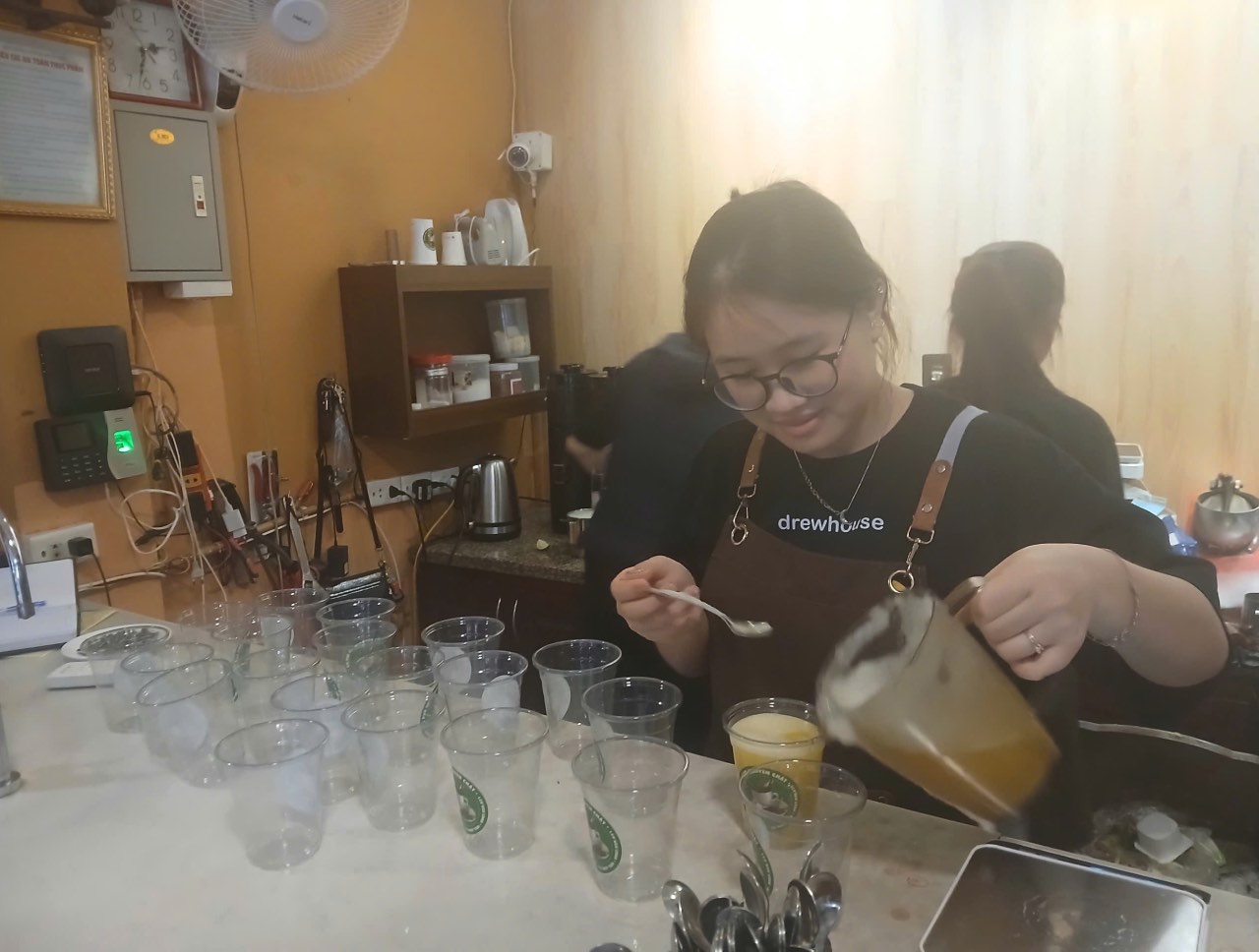 18 tuổi rời nhà: Khi 'tự do' cũng đồng nghĩa với 'tự lo'