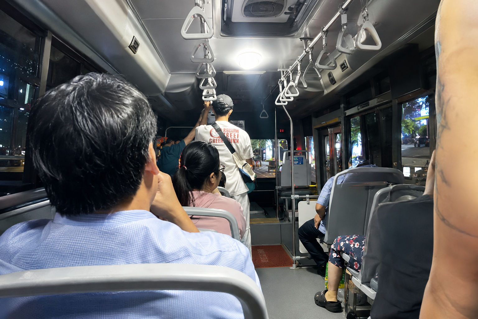 Khám phá TP.HCM bằng phương tiện công cộng