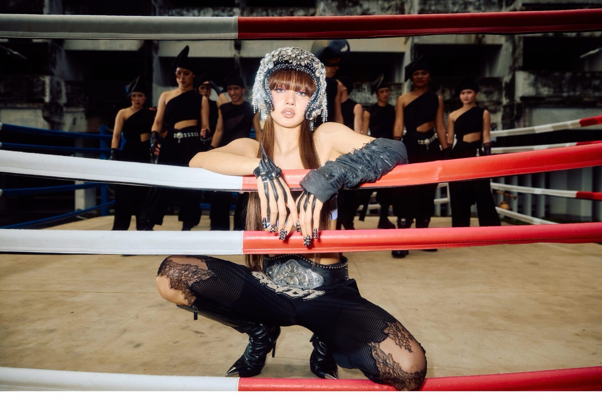 LISA trở lại bùng nổ với đĩa đơn ‘SaWaDiKa’ đậm chất hip-hop và nét đẹp văn hóa Thái Lan